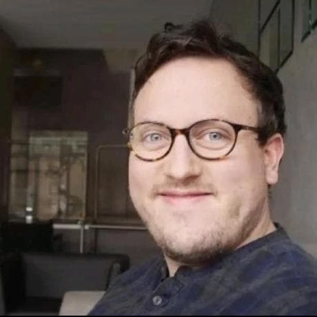 Chris Clothier headshot